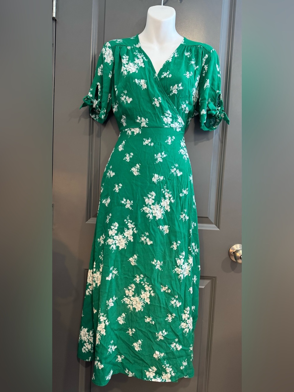Seraphine Bessie Maternity Floral Wrap-Style Midi Dress - Picture 5 of 8